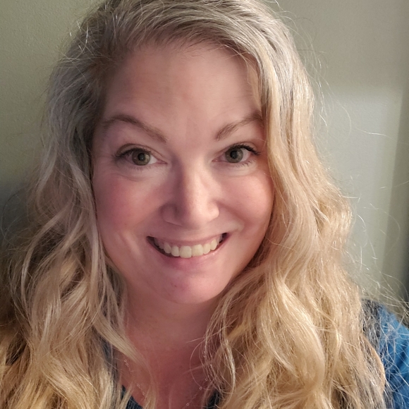 Meet your Posher, Jennifer - Picture 1 of 1